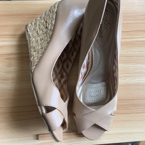 Size 10 Used Sandals and Heels - Picture 5 of 5